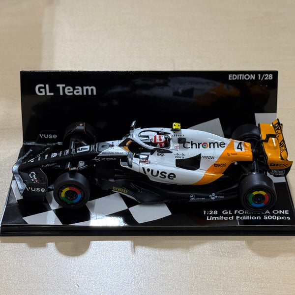 Amazon.com: F1 Scene 2004 Vol4: 9784902445046: unknown