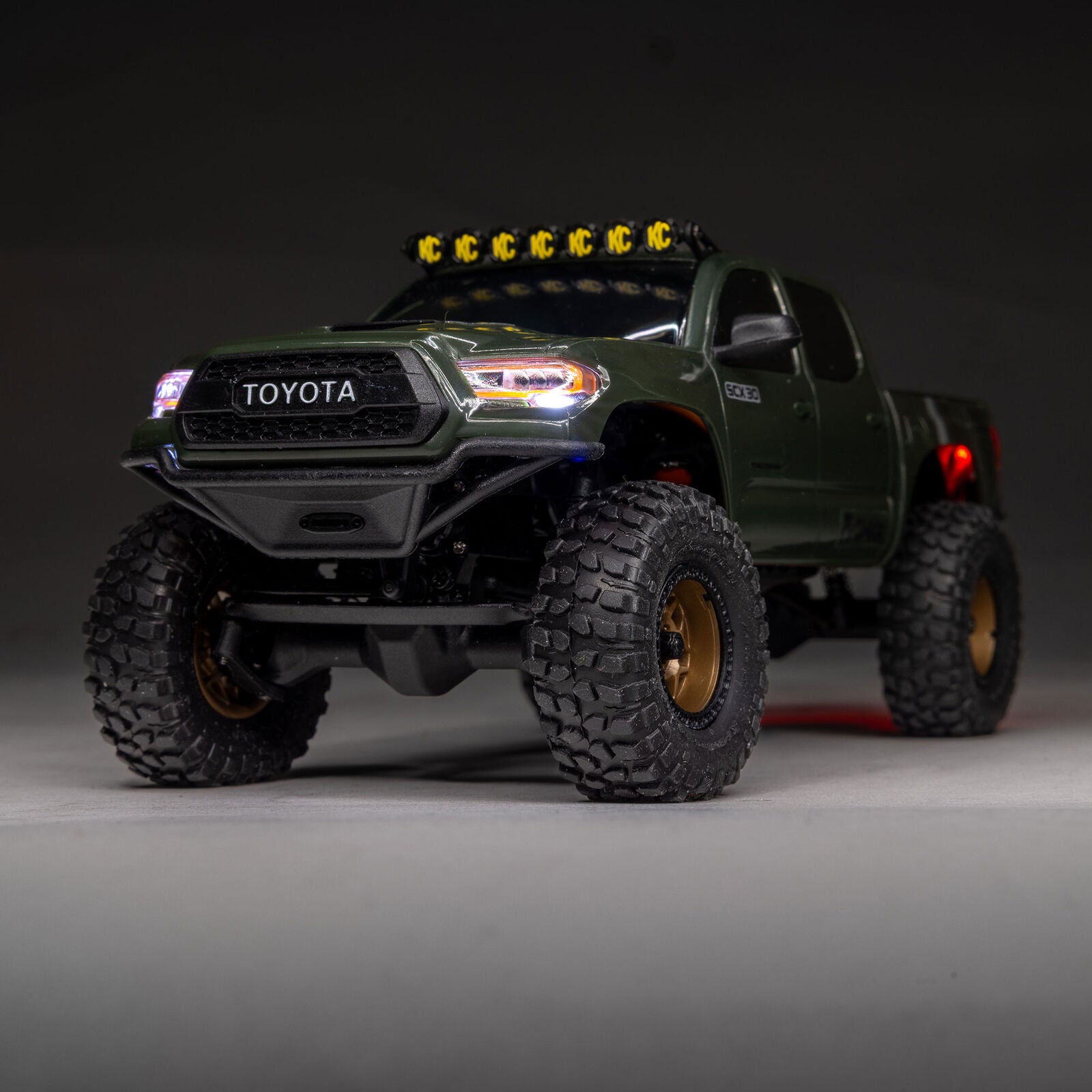 1/30 SCX30 Toyota Tacoma TRD Pro Extreme Off-Road 4X4 Rock Crawler RTR Brown Green [axial] AXI-3289T2 AXI-3289T1
