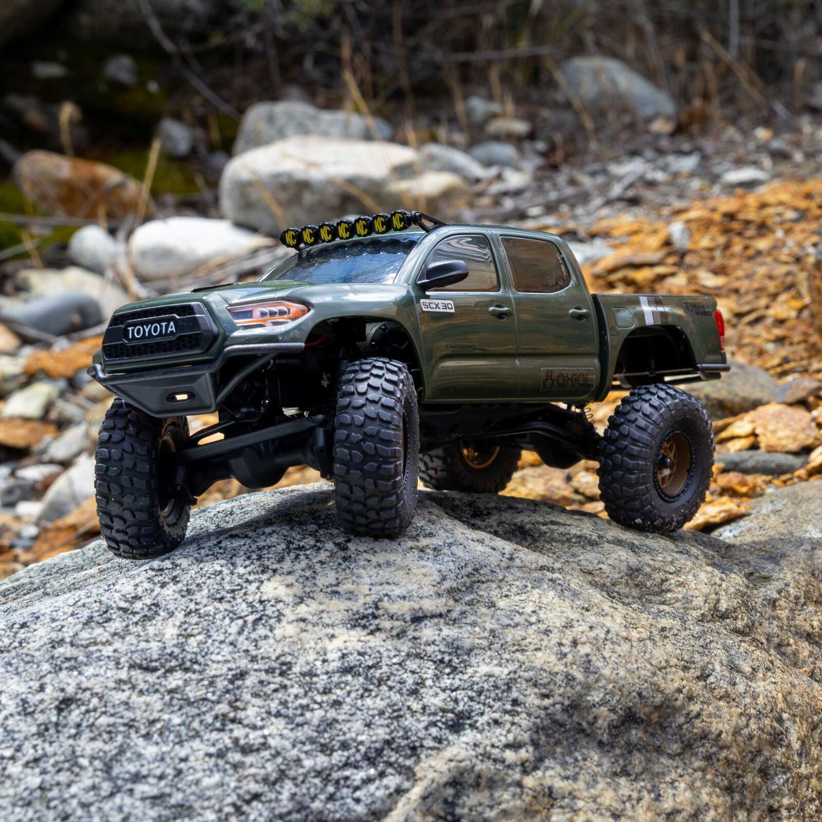 1/30 SCX30 Toyota Tacoma TRD Pro Extreme Off-Road 4X4 Rock Crawler RTR Brown Green [axial] AXI-3289T2 AXI-3289T1