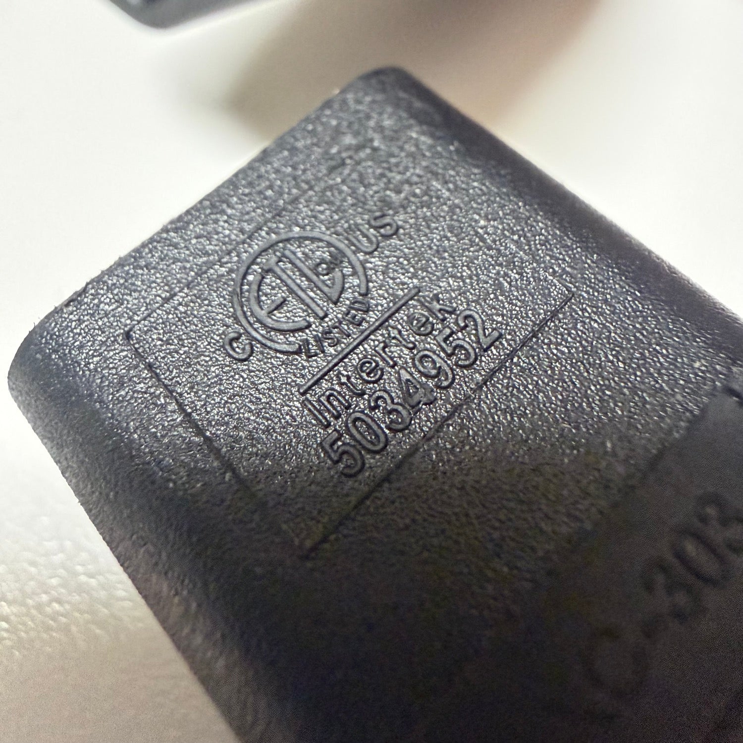 Inline Charger On/Off Switch Cable C14 C13 (ATX Style) 3 Wire [Scale Reflex] 700212
