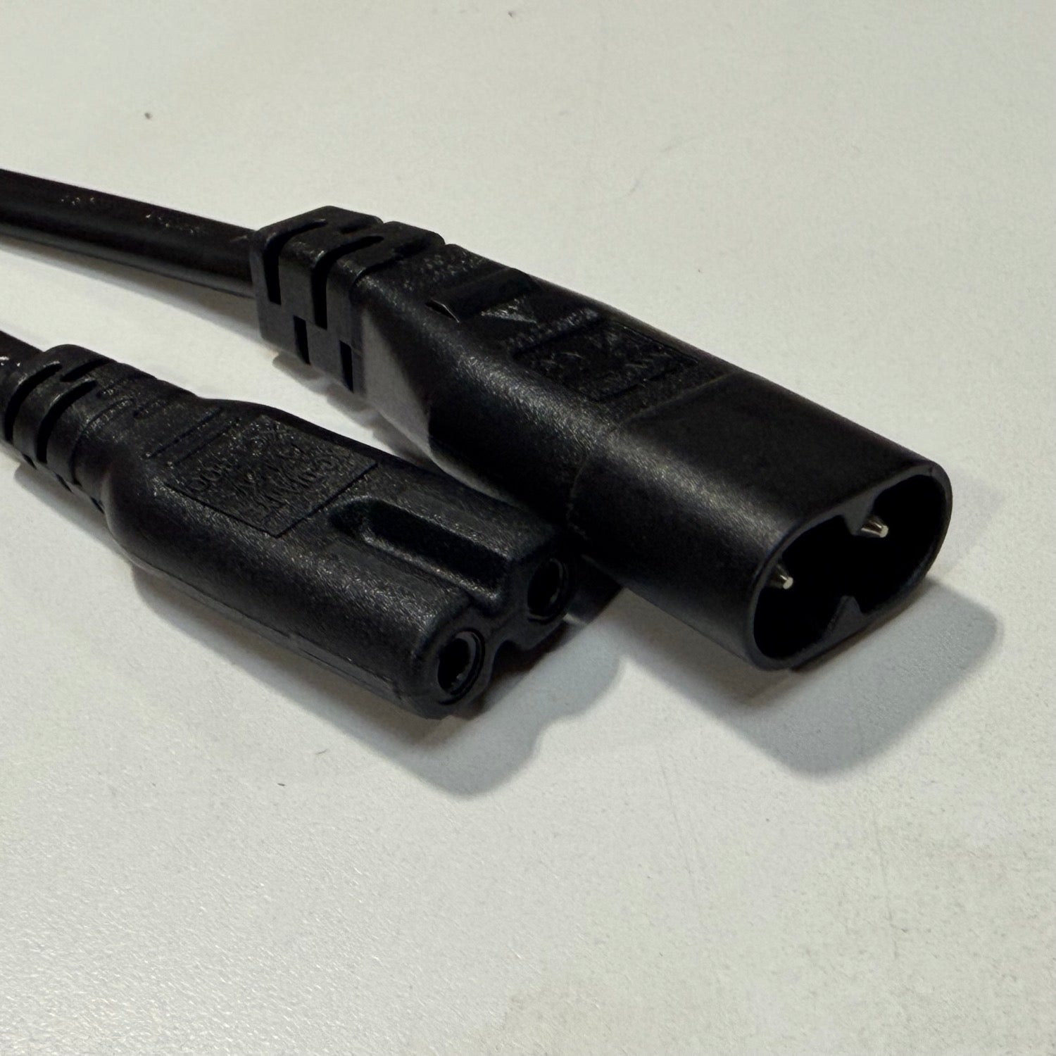 Inline Charger On/Off Switch Cable C7 C8 2 Wire [Scale Reflex] 700213