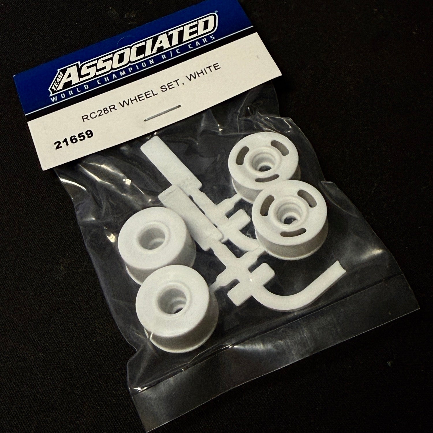 RC28R Wheel Set, White RC28 [Associated] 21659