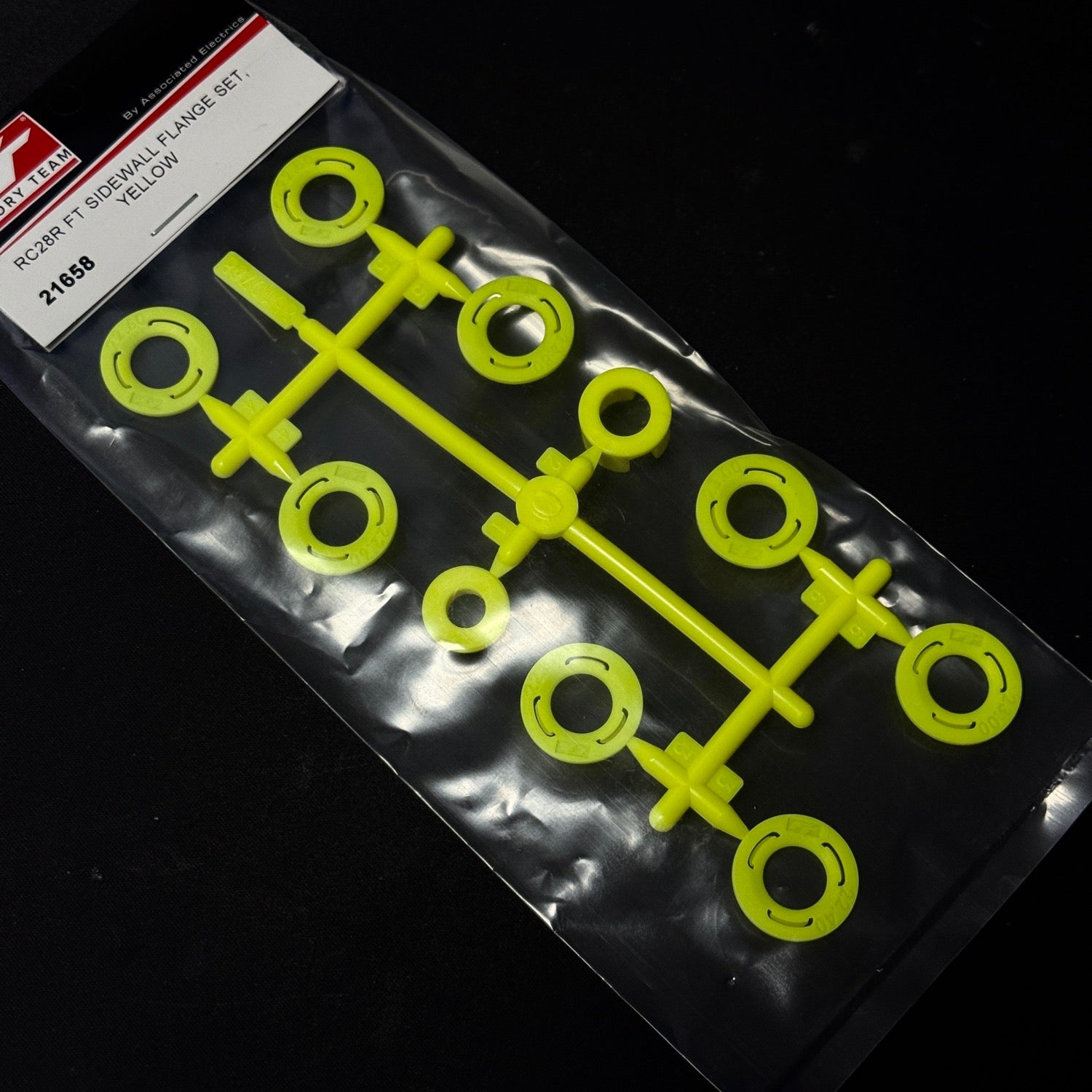 RC28R FT Sidewall Flange Set, Yellow RC28 [Associated] 21658