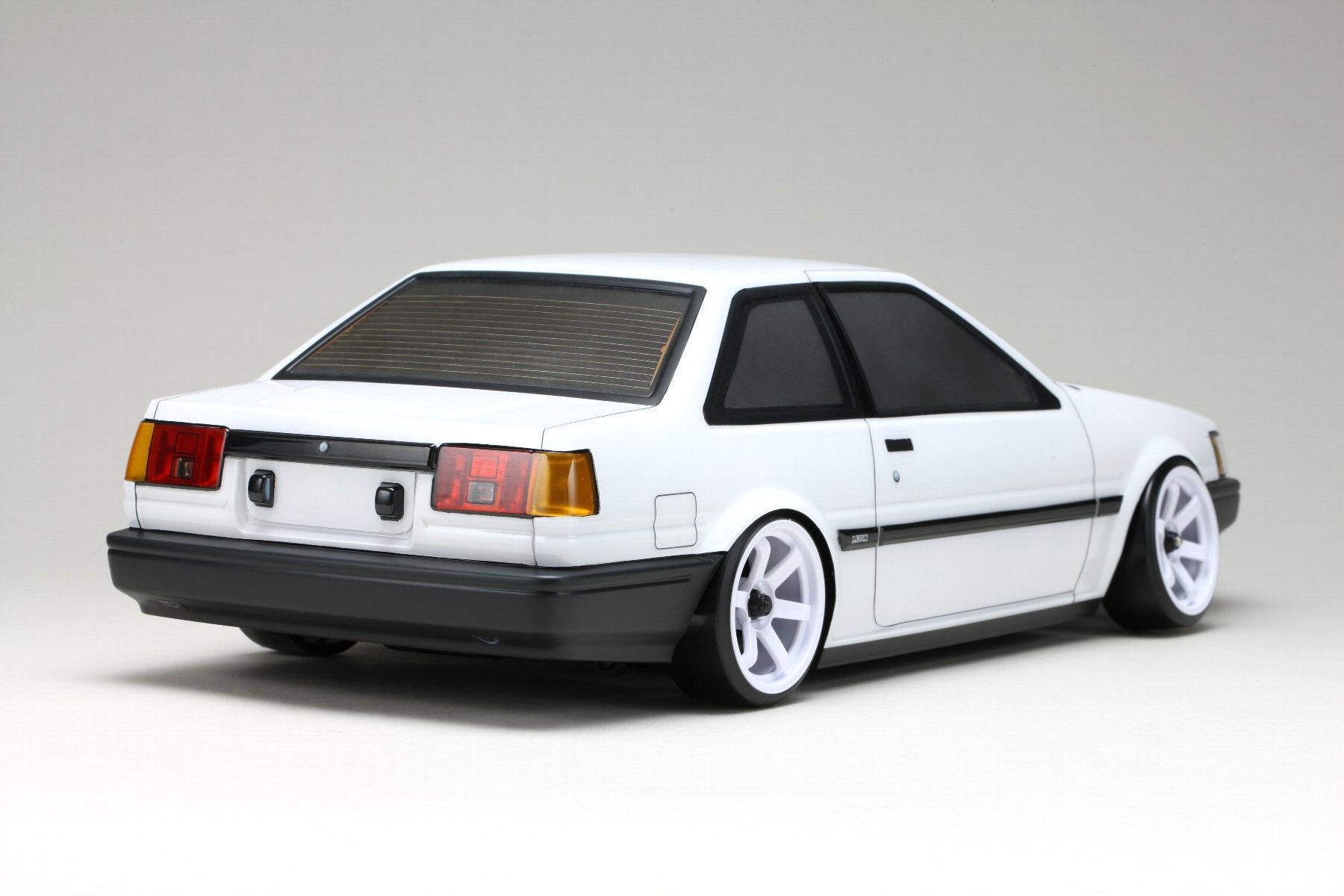 PREORDER: TOYOTA Corolla Levin (AE86) 2-Door Body Set 1-10 Clear Lexan [Yokomo] SD-AE86L2B