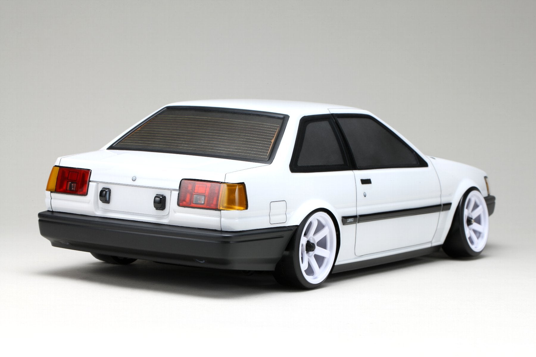 PREORDER: TOYOTA Corolla Levin (AE86) 2-Door Body Set 1-10 Clear Lexan [Yokomo] SD-AE86L2B