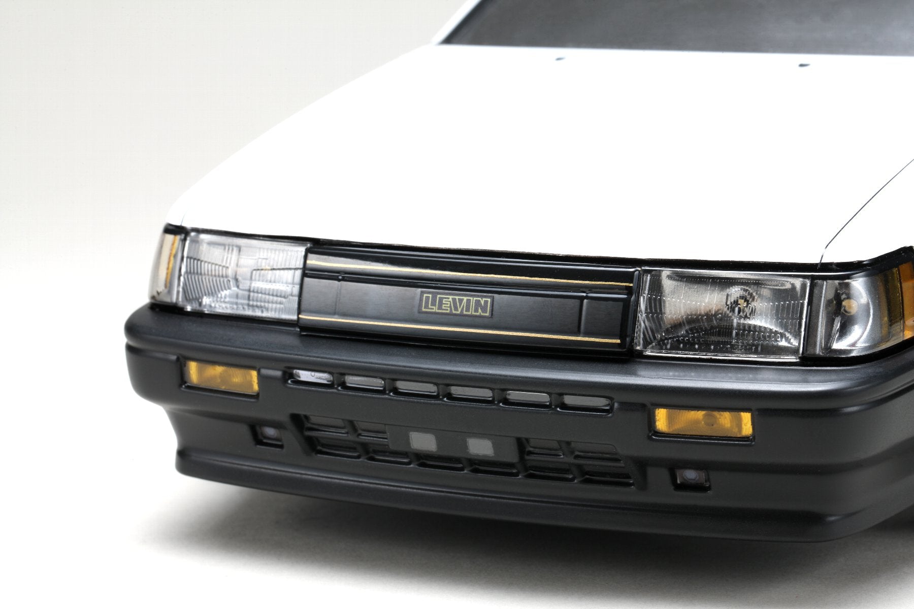 PREORDER: TOYOTA Corolla Levin (AE86) 2-Door Body Set 1-10 Clear Lexan [Yokomo] SD-AE86L2B