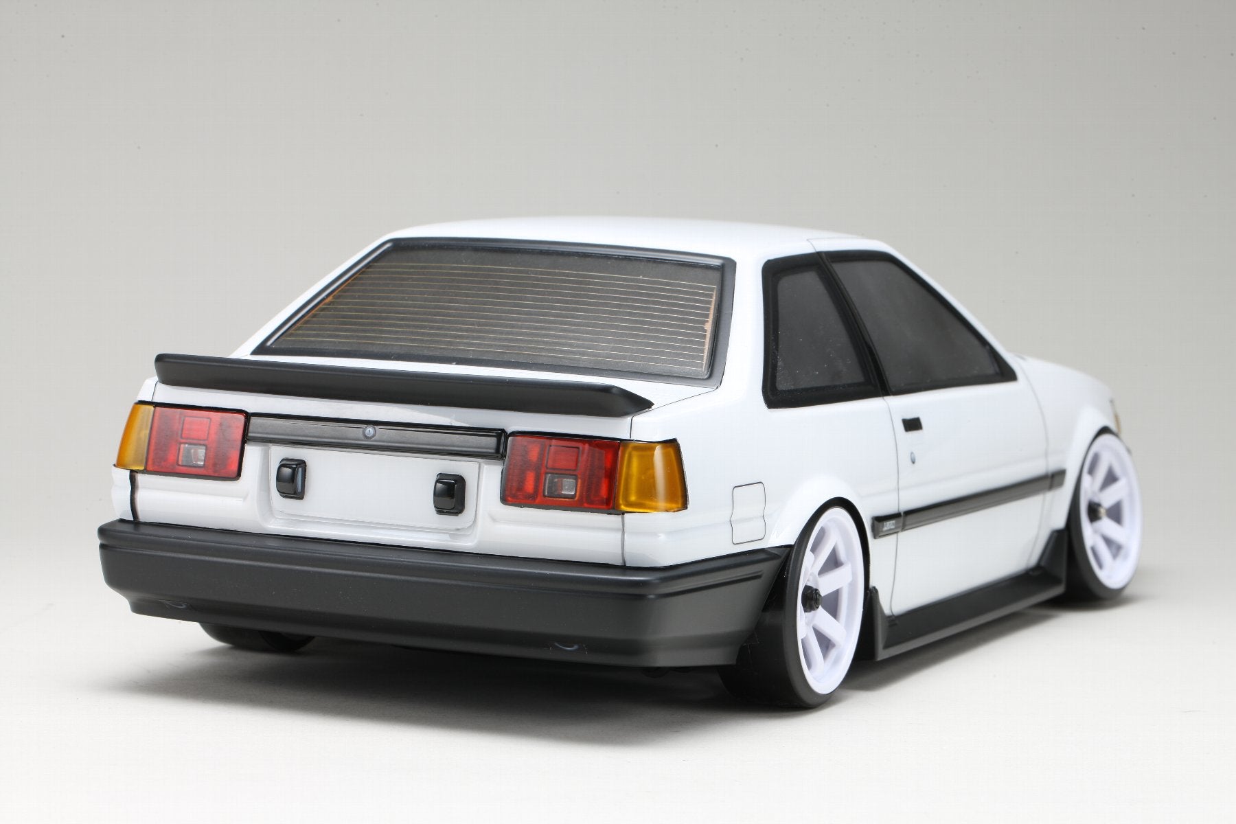 PREORDER: TOYOTA Corolla Levin (AE86) 2Dr Aero Parts Set for SD-AE86L2B [Yokomo] SD-AE86L2P