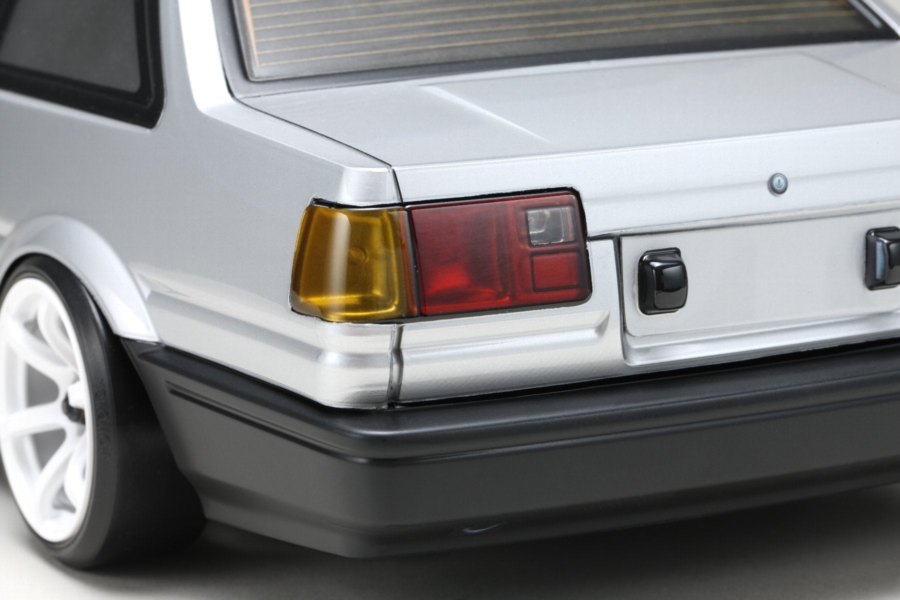 PREORDER: TOYOTA Sprinter Trueno (AE86) 2-Door Body Set 1-10 Clear Lexan [Yokomo] SD-AE86T2B