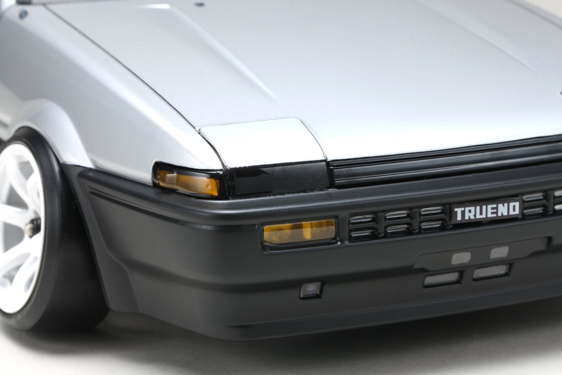 PREORDER: TOYOTA Sprinter Trueno (AE86) 2-Door Body Set 1-10 Clear Lexan [Yokomo] SD-AE86T2B