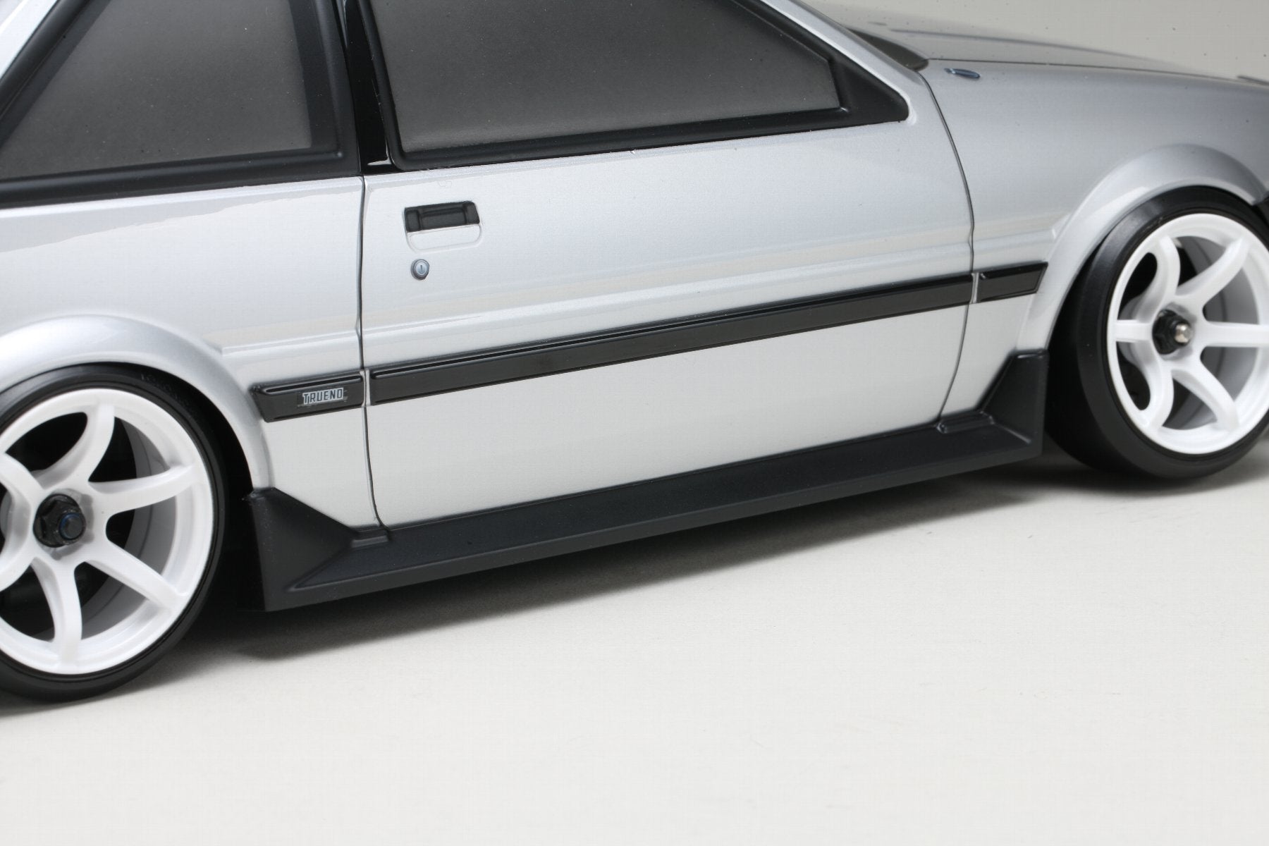 PREORDER: TOYOTA Sprinter Trueno(AE86)2Dr Aero Parts Set for SD-AE86T2B [Yokomo] SD-AE86T2P