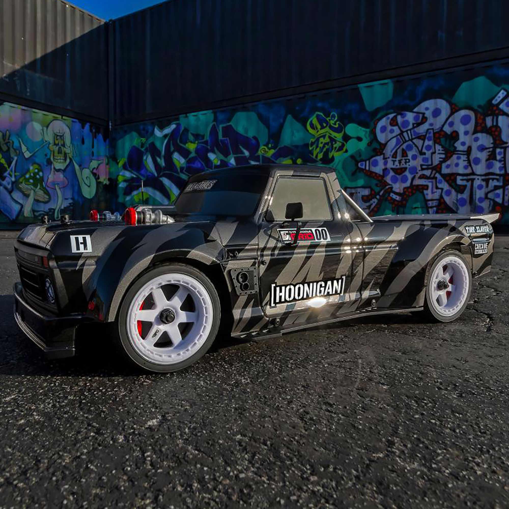 Apex2 HOONITRUCK (by HOONIGAN) RTR READY TO RUN 1-10 RC CAR w- BATTERY  CHARGER [Associated] ASC30123C
